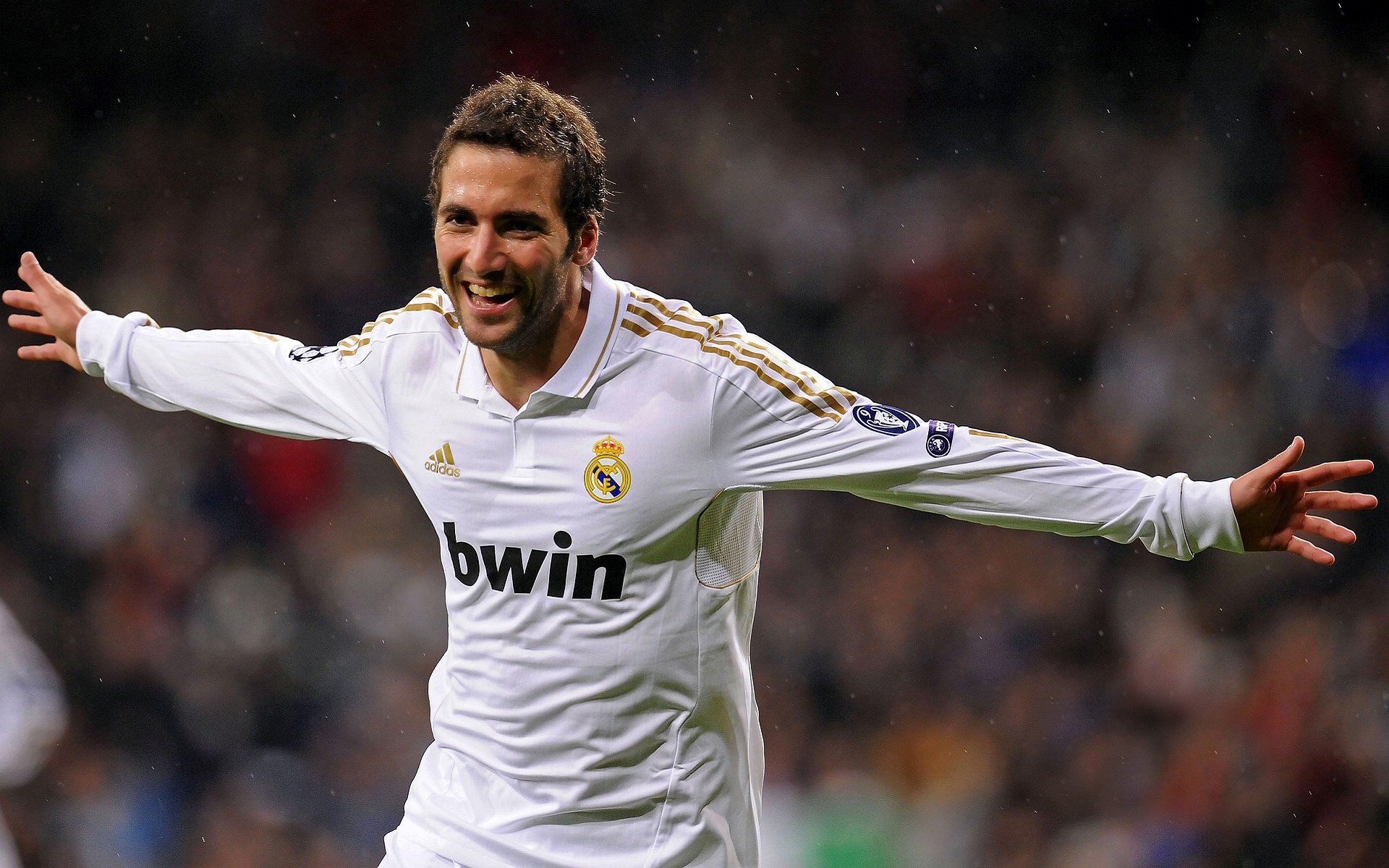 开云体育在线入口-中超球迷热情再度点燃，中超足球说